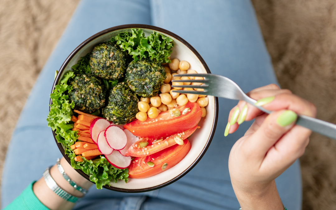 Plant-Based Nutrition: Essential Tips for a Balanced Vegan Diet